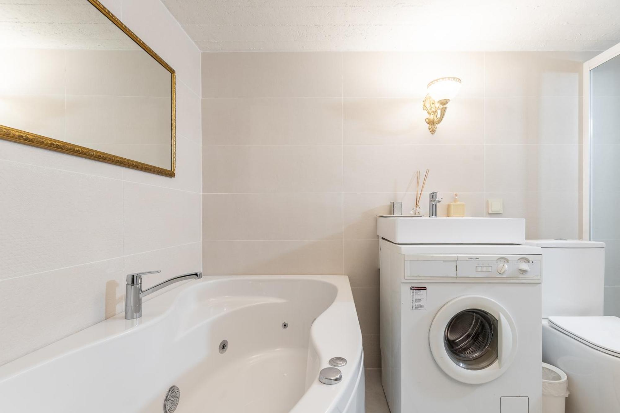 In The Heart Of The Old Town Vip Apartment Klaipeda Bagian luar foto